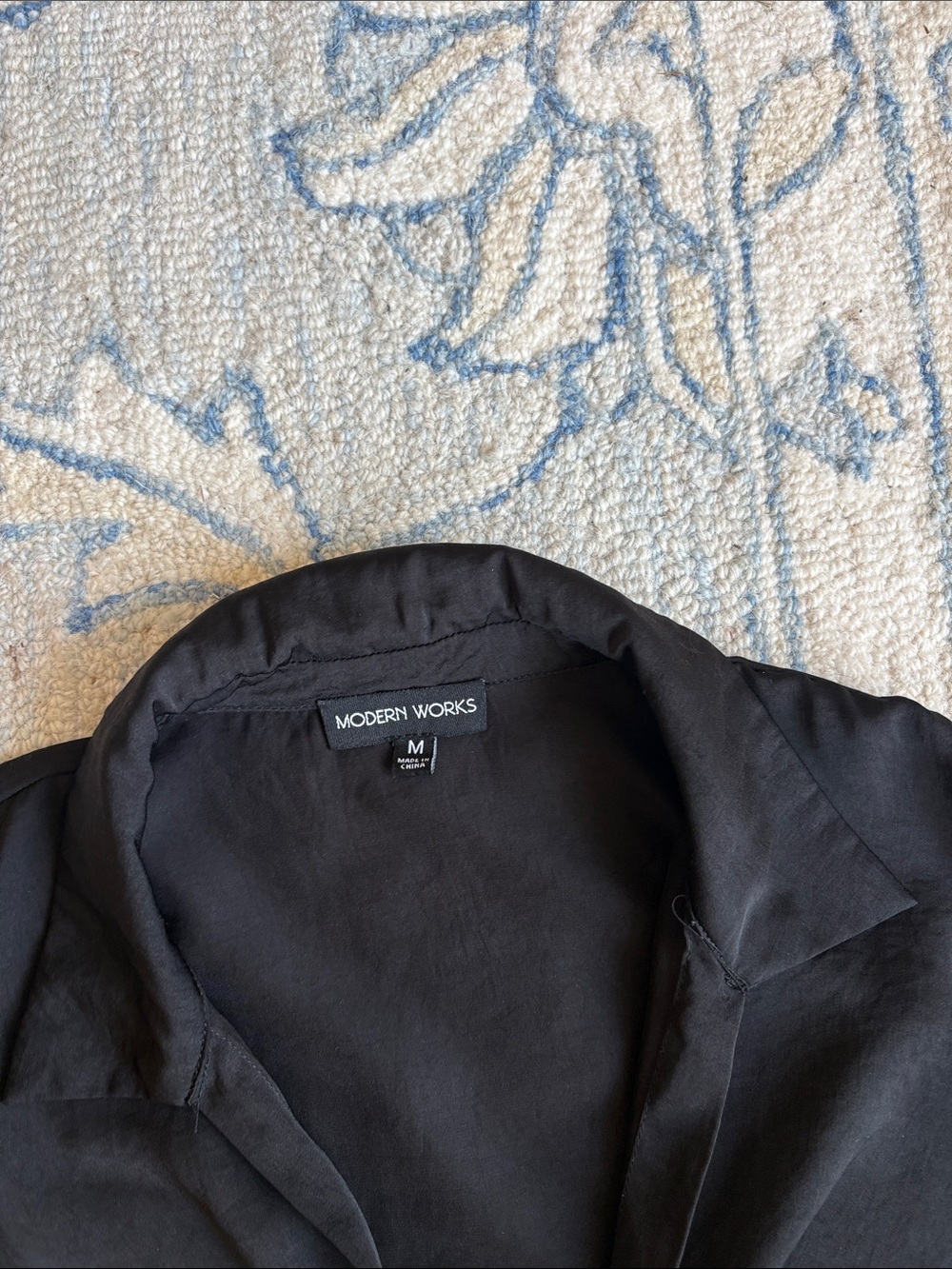 Short-Sleeve Black Blouse by modern works - Picture 2 of 6